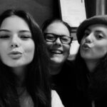 Eleonora Gaggero Instagram - sei stata l’unica ragazza che mi ha accolta e voluta bene per quello che ero, senza mai giudicarmi nemmeno un volta. Se avevo fatto una cavolata mi abbracciavi davanti ad uno spritz e mi dicevi che sarebbe andato tutto bene. Ne abbiamo combinate tante insieme, venivi a scuola con i tuoi tacchi a spillo e la tua pochette con dentro un foglio di carta ed una penna, perché tanto di francese non ci abbiamo mai capito nulla. Non ti sarò mai grata abbastanza per tutto quello che hai fatto per me, mi piange il cuore il pensiero che io non sia riuscita a fare altrettanto. Mi hai dato un posto dove dormire quando ne avevo bisogno e una spalla su cui piangere. Ti prometto che non ti dimenticherò mai. Ciao piccola Giada