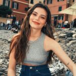 Eleonora Gaggero Instagram – “Ci vorrebbe più delicatezza nei confronti di quello che è importante per gli altri. Invece la gente di solito misura tutto sul proprio metro: quello che non fa male a me, non fa male a nessuno. Quello che non è importante per me, non è importante per nessuno. Ci vorrebbe più tenerezza, più cura, per ciò che non è nostro.”