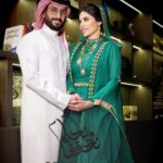 Elham Ali Instagram - عمل متواضع نهديه لمملكتنا الغاليه🇸🇦 وياجعلها عمار في عمار بظل قادتنا كل عام ومملكتنا وشعبها بألف خير 💚 @kld_sqr @elhamali85 كلمات: حمود القحطاني @ihumod الحان: راشد محمد @86rmrq توزيع: براك المطوع @barakalmutawa مكس ماستر: ساوند سيتي ستديو @soundcitysa تصوير ومونتاج: مهند مرداد @mohannad_am منسق الأزياء: زياد الصالح @ziadalsaleh مصممة الأزياء: سارة التويم @saraaltwaim.s شكر خاص الى: هناء عبدالله @hana_m_abdullah عبدالرحمن امجد @abdulrahmanamjad احمد الجهني @asaljehanii #اليوم_الوطني_السعودي #اليوم_الوطني_السعودي_93 #نحلم_ونحقق #الهام_علي #خالد_صقر #السعودي_لايلام