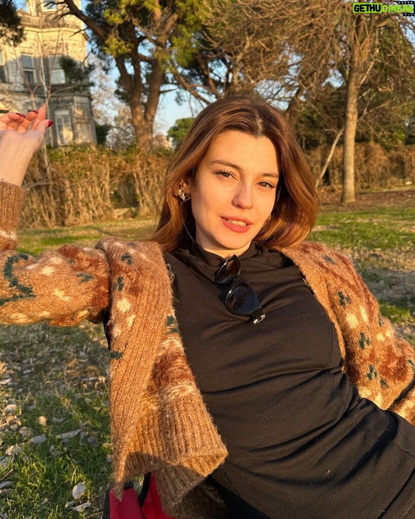 Elif Doğan Instagram - Late December ‘23 ☀️