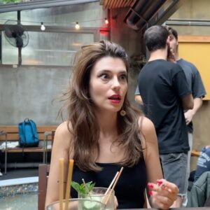 Elif Doğan Instagram - Saatlerce anlattığım her hikayemin böyle başlaması…