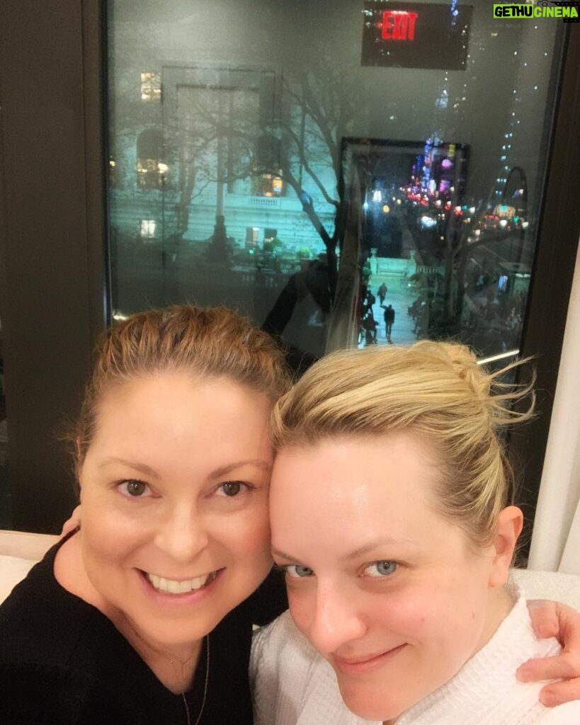 Elisabeth Moss Instagram - My dear friend, you glow from the inside out. Thank you for sharing that glow with me 💖 @joannavargasnyc @jvskincare