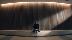 Elisabeth Moss Instagram - Episode 8 “Testimony” airs this Wednesday 🖤 directed by me, cinematography by @stuartdop camera operator @dinolaurenza pretty epic light beam @tomomenon @handmaidsonhulu #thehandmaidstale