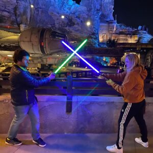 Elisabeth Moss Instagram - The happiest place on earth and we take it very seriously... ❤️🎄❤️ @disneyland