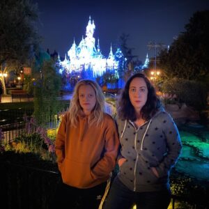 Elisabeth Moss Instagram - The happiest place on earth and we take it very seriously... ❤️🎄❤️ @disneyland