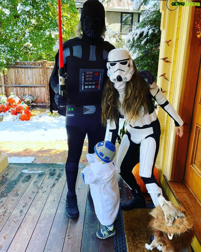 Eliza Dushku Instagram - What a weird -but still pretty sweet because of this R2D2 cutie pie baby boy- pandemic #Halloween 🎃 we had, you? And, DO think on this- from #BornInTheUSA Bruce- before tomorrow.. & #vote like our country’s #joy #happiness #mojo #cheering for others & #humanity depends on it: cuz’ it Does. God Bless us, everyone 🇺🇸❤️🤍💙 & may the universal Force✨be with Us 🙏 *Bruce shared this poem by #ElayneGriffinBaker ! Thx IG