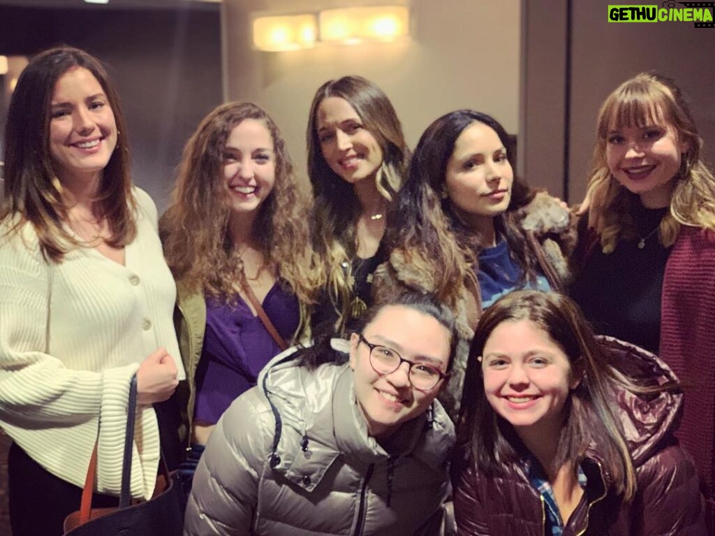 Eliza Dushku Instagram - Holy #Boston @mapplethorpemovie opening night! #SoldOut theater/crowd & the BEST company/peeps/supporters came out to show love 👏 Thank you @meredithgoldstein for leading a thoughtful Q&A, my @lesleyuniversity classmates -AHH- I adore you ladies! Thanks my 💗 @peter.palandjian ALWAYS, big bro @natedoggitydogg we did it! Thx #PaulAndDavid for bringing the FASH & to everyone IN THE HOUSE: for the TRULY #GOODVIBES & absolutely appreciated attendance! Can’t wait for TOMORROW’S Sold Out crowd @ #KendallSquareCinema & thx to all the peeps coming out in mass to see the film in #NY #LA #Chicago #Boston: @goldwynfilms @mapplethorpemovie will be expanding our theatrical release to 5 addtn’l #LA theaters (& counting!) in other cities nationwide! So #grateful #humbled & #proud of every single person who made this movie a reality - our incredible actors: I love watching your performances EVERY VIEWING, every crew member, every producer, every #Mapplethorpe subject, the @robertmapplethorpefoundation & to our dear #RobertMapplethorpe himself.. we’re honored to share your energy, artistry, & memory. 🖤🎥📸