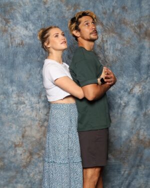 Eliza Taylor Instagram - We came, we saw, we prom-posed. Thank you for having us Dragon Con and thank you to everyone who came to say hello! We had a BLAST 🐉🎉💜