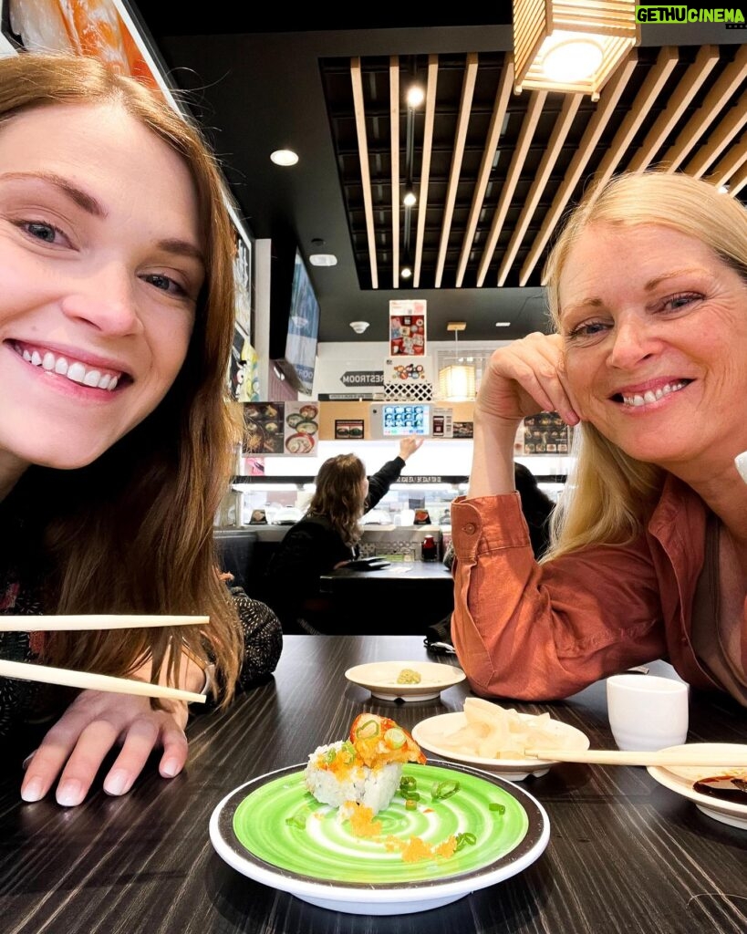 Eliza Taylor Instagram - So good to have mumma bear in town!! Also - I can eat sushi again. Today is a very good day 🤗💕
