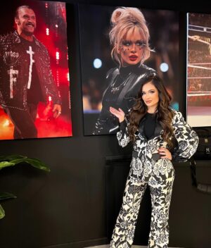 Elizabeth Chihaia Instagram - One of my favorite looks immortalized at The WWE Experience in Riyadh, Saudi Arabia ✨

Todays glam brought to you by @themickeyfitzpatrick with hair by @bfabulous1 💋