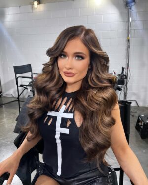 Elizabeth Chihaia Instagram - Our new #FinalTestament shirt is available now on @wweshop ⌛️

💋 Glam by the talented @vc_makeupartist