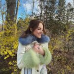 Elizabeth Gillies Instagram - THIS COAT.