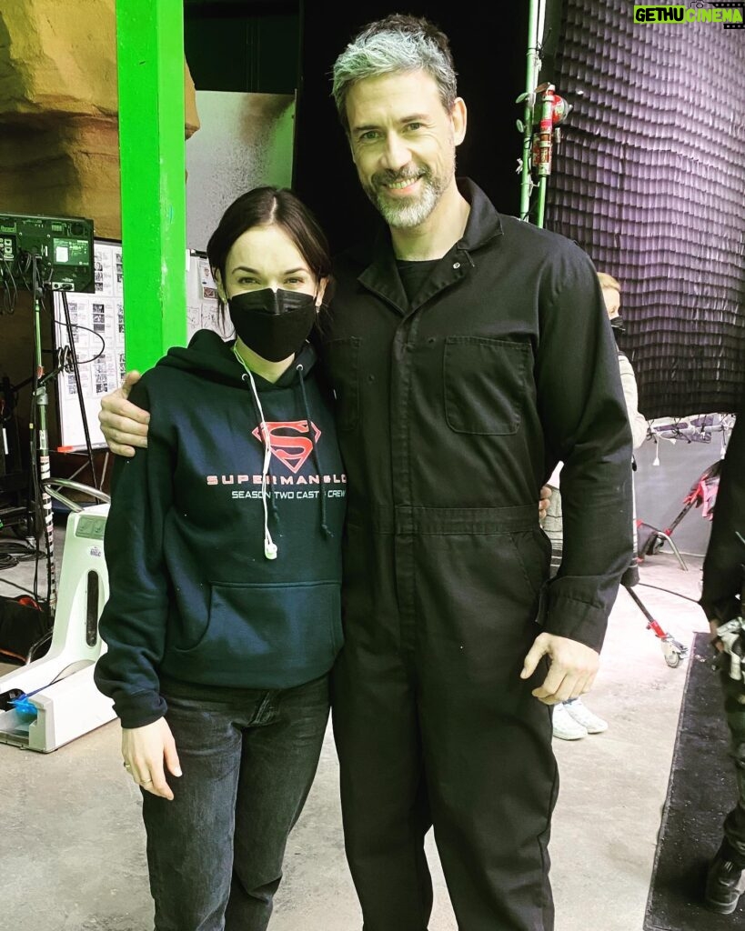 Elizabeth Henstridge Instagram - Here. Is. Me. With. Superman. 🤯 and Tal Rho 🤯 and the AD/DP dream team that is @iansamoildirector and @_stephenmaier 🙏 @cwsupermanandlois #207 #director Ps can you imagine HOW much I LOVED the sweatshirt they gave me 😭💔. Wore it everyday. Obv.