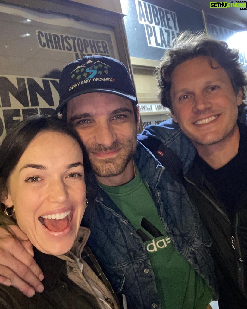 Elizabeth Henstridge Instagram - Got to see Danny and the Deep Blue Sea directed by JEFF WARD 🗣️🗣️🗣️ on its second night and already it was WOWOWOWOWOW. Couldn’t be more proud of you JW, you poured your heart and soul into it and it shows. I still wake up thinking about it. Chris Abbott and Aubrey Plaza are perfection. Not enough words to express but ugh YES, @jjward12 YOU DID IT.