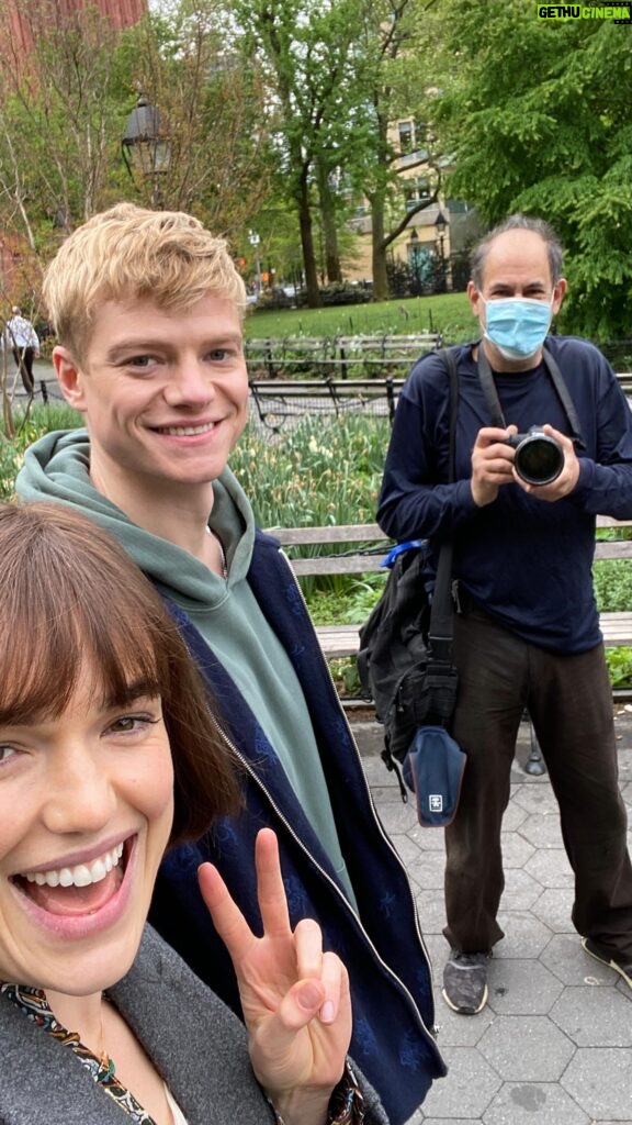 Elizabeth Henstridge Instagram - are you all caught up?? links in biooo #suspicion episode 6 #watchalong w the WONDERFUL @tomrhysharries ⚡️ @appletvplus @appletv @apple