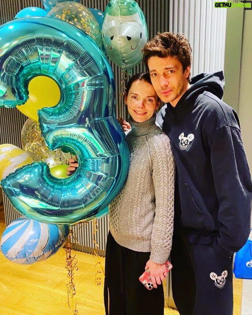 Elizaveta Boyarskaya Instagram - Необыкновенное счастье быть твоими родителями, дорогой Гриша! Мы тебя очень любим! 3 года ! Ура!!! #деньрождениясына 🎉🎉🎉🎉🎉🎉