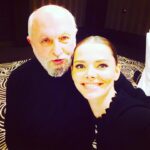 Elizaveta Boyarskaya Instagram - Кама Миронович Гинкас! 80 лет! Ура!!! С Юбилеем!!! Никогда не забуду Ваш звонок: «Лиза, здравствуйте, Кама Гинкас беспокоит. Скажите, как Вы относитесь у Лескову? И что думаете о том, чтобы сыграть Катерину Львовну?». Теперь я счастлива приезжать и быть , пусть только на вечер, частью изумительной труппы МТЮЗа и играть в спектакле «Леди Макбет нашего уезда». Это большая честь и радость. Здоровья!!! Здоровья !!! Здоровья!!!Вдохновения!!! Планов и свершений! #камагинкас #юбилей #режиссер #мтюз #учениктовстоногова #ледимакбетнашегоуезда #лесков