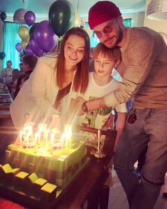 Elizaveta Boyarskaya Instagram - 9 лет! Нежность, любовь, счастье, радость!!! С Днём Рождения, сыночек! Спасибо тебе, my love, my partner , my bro, my friend , my Superman @maxim_matveev_ ❤️❤️❤️🥳🥳🥳#деньрождениясына #9лет