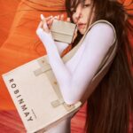 Ella Chen Jia Hua Instagram - ～勁編 夏季將至！ 解接演繹如風一般的自由美好 展現溫柔與強韌共生的女子力 和ROBINMAY一起 馳放你的靈魂，做個時髦的行走發光體！ #ROBINMAY @robinmay_tw