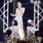 Ella Chen Jia Hua Instagram - ~勁編 解接陪你一起過除夕、迎兔年🐰 AKIRA ELLA限定組合 就在除夕夜 搶先看精彩排練花絮：https://youtu.be/MyHLCi0g2zU 超級巨星紅白藝能大賞 播出時間：1/21 (六) 除夕夜 19:00 @superstarttv