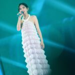 Ella Chen Jia Hua Instagram - 感謝QQ音樂對我的肯定 去年因為參加了乘風2023 有機會展示了不同型態的舞台表演 所以要非常感謝和我一起完成所有舞台的姊姊們 也感謝一路以來一直都很支持我的歌迷朋友們 謝謝你們 今年即將發行個人第二張全新專輯 BAD HABITS 其中一首「願望清單」已在去年底發行 希望大家 在心裡許下的願望 都有勇氣 勇敢的盡力去實現 讓願望不只是空想 愛你們❤️ @sandramansour