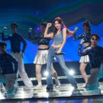 Ella Chen Jia Hua Instagram - 限量辣版，即將絕版 一起蹦起來 週末愉快！ #來個蹦蹦