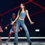 Ella Chen Jia Hua Instagram - 限量辣版，即將絕版 一起蹦起來 週末愉快！ #來個蹦蹦