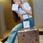 Ella Chen Jia Hua Instagram - 去水腫，解接真的很需要！ 還好有ZENSO幫幫 最近行程滿滿，而我這個人睡眠不足就容易水腫，還好有Kuro Mizu幫我促進全身代謝，維持狀態！夏天要來了 ，一起來養成吃醋的好習慣💙 #輕鬆吃醋show自信 #百年精釀黑醋 @zensofficialmy @welloustaiwan_official