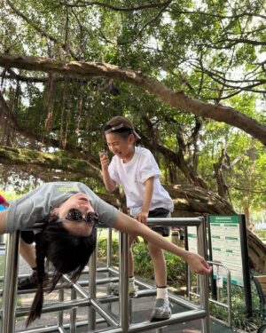 Ella Chen Jia Hua Instagram - 親愛的勁寶！生日快樂！
爸爸媽媽真的好愛你
你的存在
一直提醒著我們
愛很簡單 很直接
不需要任何條件
愛你 就是你
愛我 就是我
時間很快
一下子就七歲了
但我知道 我們永遠都會這麼相愛
沒有時間和空間的限制
謝謝你來到我們家
謝謝你在茫茫宇宙裡 找到我
媽媽要哭了🥹🥹我對你沒有期待 ，只有祝福
生日快樂