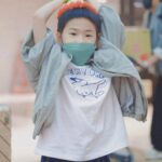 Ella Chen Jia Hua Instagram - 勁寶 生日快樂！ 轉眼間今天就6歲了 今年9月就要上小學了 這次的生日比較特別 就是爸爸媽媽決定 在你上小學前的這幾個月 帶著你陪伴我們一起工作 跟著我們到處飛 穿梭各個機場與城市 體驗各種生活形態 見見更多的人事物 有時候熬夜等媽媽下班在休息室睡著 有時候早上4:30起床趕早班機 謝謝你總是配合著 謝謝你適應得很快 謝謝你還會自己安排自己每天的自習項目 謝謝你不讓我們操心 世界之大 等著你去慢慢發掘和體會 還是那一句話 希望你能平安健康快樂的長大 爸爸媽媽真的愛你 很愛很愛你❤️ 謝謝各地的歌迷 謝謝工作人員 謝謝學校老師 你們都很用心的用各種方式幫勁寶慶生 收到各種禮物 謝謝娜娜阿姨在小腰果的第一個趴踢 還準備了勁寶的蛋糕 真的很感謝大家 滿滿的愛，滿滿的祝福 勁寶真的很幸福 謝謝你們，愛你們❤️ #穿梭機場系列 #借用粉絲圖