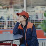 Ella Chen Jia Hua Instagram - ⠀⠀⠀⠀⠀⠀⠀⠀⠀⠀⠀⠀ 大家喜歡南方的月亮的MV嗎 這次拍攝真的很感謝 大發陳意涵 @chenyihan1112 的參與 她二話不說一口答應 讓我和導演可以在我們的願望清單打勾 可以跟大發那麼優秀的演員一起演出 近距離的欣賞她收放自如的表演 真的是搖滾區中的搖滾區 這個故事我也有小小參與發想 感謝導演團隊在短時間內 將我們的想像轉化成美麗的畫面 非常幸運可以跟殷振豪導演合作 真心覺得想做好一件事 全宇宙都會幫助你 感謝殷振豪導演 你們就是我的小宇宙 希望這首歌和mv 可以在年關將至的時節 給予所有為生活和夢想努力的 每個你們一些溫暖和力量 過年的時候 只要一家人能好好的在一起 就是最好的時光 充飽電 然後再出發 預祝大家新年快樂 #南方的月亮 #往北的那條路上 #Ella陳嘉樺二專 #回家 #團圓 #過年 #春節