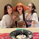 Ella Chen Jia Hua Instagram - 謝謝大家的生日祝福 今年切了好多次蛋糕 被你們滿滿的愛包圍 是多麼的幸福與美好 今天要繼續乘風錄製 跟各位姐姐們一起過啦 感謝我永遠的好姐妹 知道我今天要工作 特地提早幫我慶生 還有風沙星辰 永遠相伴的你們 從機場 到酒店 再到機場 再到酒店出發宿舍 各種的創意慶生儀式 謝謝你們無比的貼心 祝願大家 健康平安 開心的活著 Love you all ❤️ PS: 影片開聲音，聽我老婆爽朗的笑聲😆