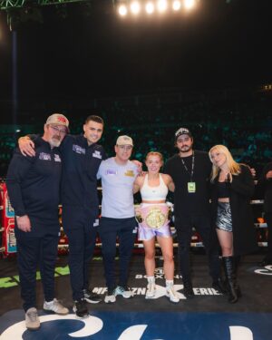 Elle Brooke Instagram - I feel on top of the world 🥊
Thank you to everyone for their support 🫶🏻
