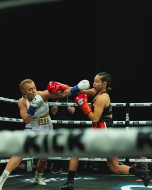 Elle Brooke Instagram - I feel on top of the world 🥊
Thank you to everyone for their support 🫶🏻