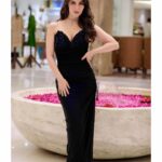 Elli AvrRam Instagram - 😌💜🕊️ Dressed in @neeta_lulla @houseofneetalulla Hair & Makeup by @fab_beauty___ #elliavrram #yourstruly