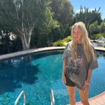 Ellie Goulding Instagram - Squint series :)
