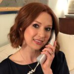 Ellie Kemper Instagram – It’s more than just a stunning photo of me making a pretend telephone call. It’s a reminder to call on your friends, your family, your dentist, your hairdresser, your old high school classmates and ask about their voting plan. Make sure they give you an answer. To be perfectly honest, I have never urged anyone in my life to vote before. I am doing it now because it’s 2020 and we need all hands on deck. #vote