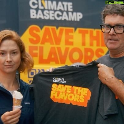 Ellie Kemper Instagram - Thank you for the ice cream, @climatebasecamp! And thank you for continuing the conversation on the climate 🌎🍦🌎 #savetheflavors