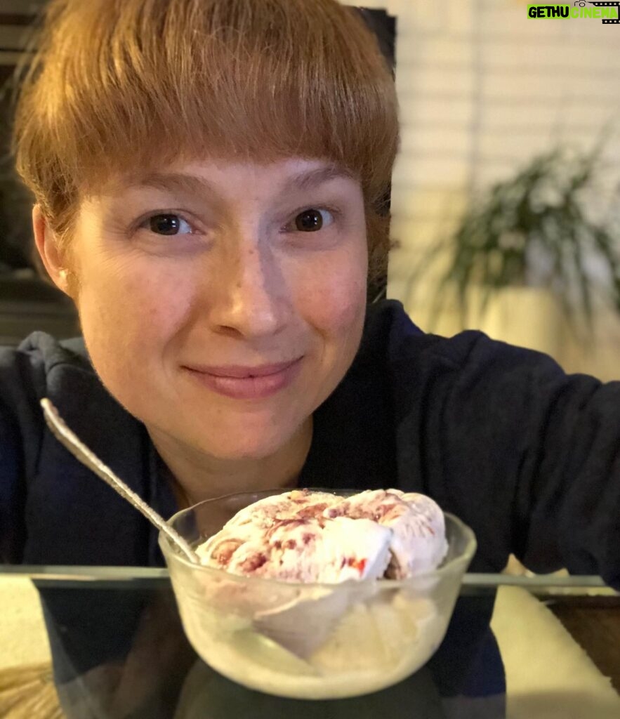 Ellie Kemper Instagram - Dear Ice Cream, I love you. I have always loved you. What we have: is love. #nationalicecreamday