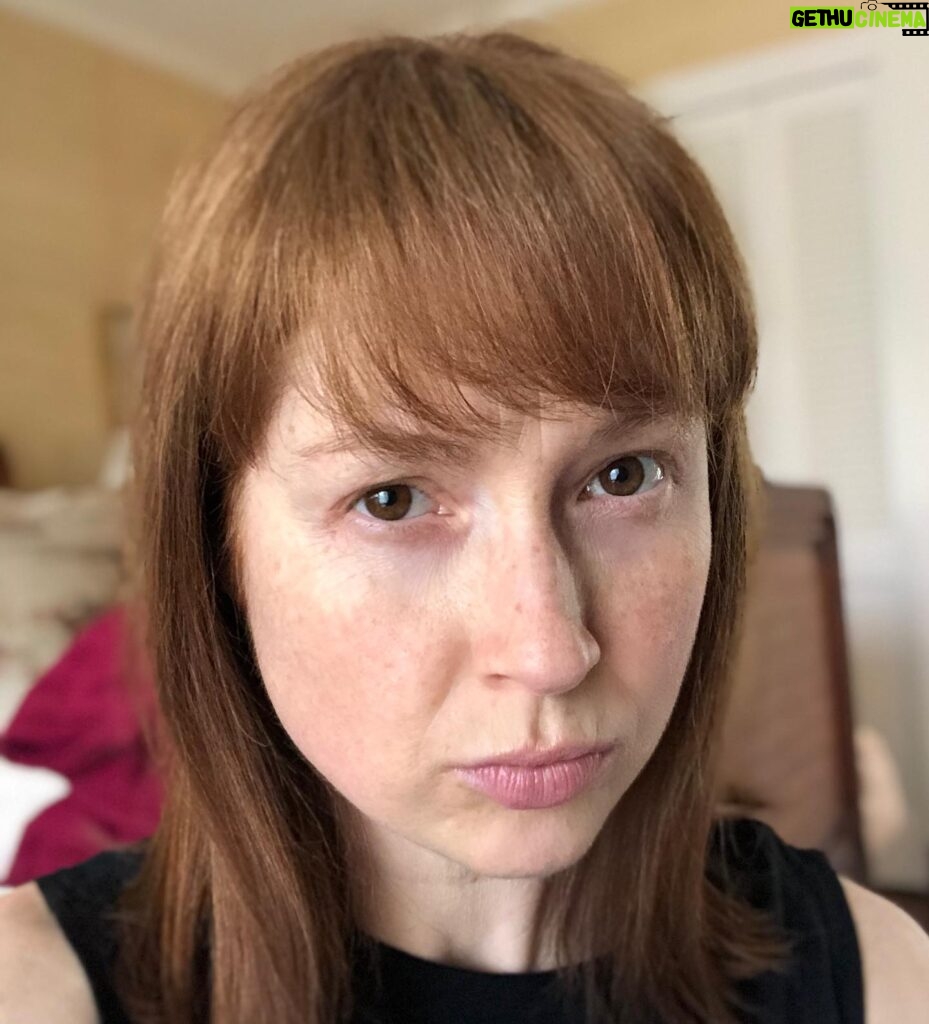 Ellie Kemper Instagram - Distraction! My bangs. Why do they look so good