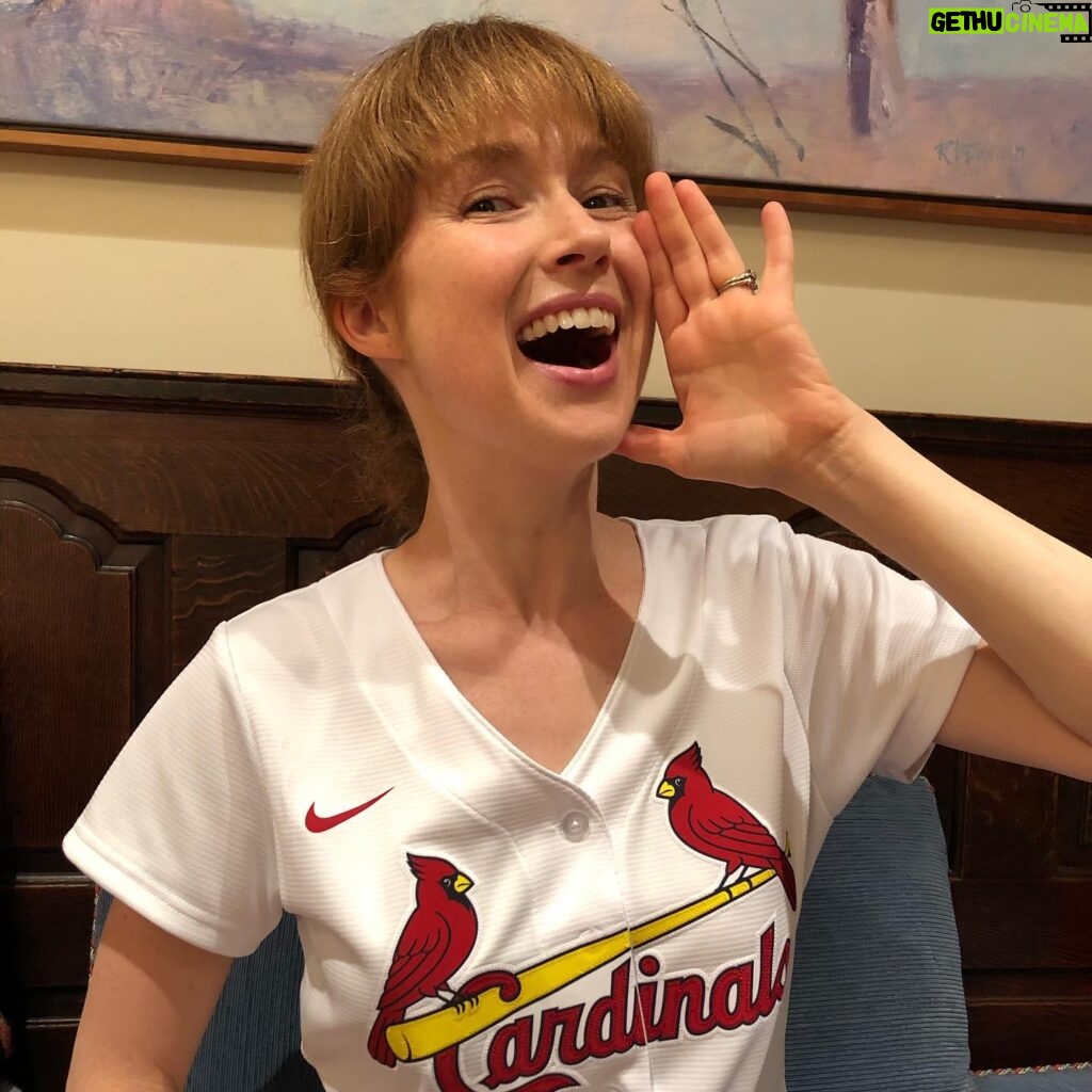 Ellie Kemper Instagram - Posing for my #MLB cutout, I seem to have forgotten how a person sits at a baseball game