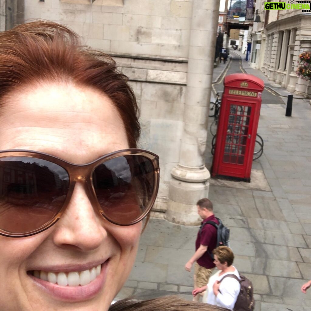 Ellie Kemper Instagram - I’m in London, okay?! What greater proof do you need!