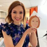 Ellie Kemper Instagram – Still looking for the perfect holiday gift for the friend who has everything? How about a cookie with my face on it?💯🎅🏼🎄❤️😊