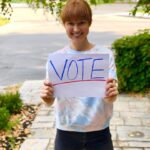 Ellie Kemper Instagram – Today is National Voter Registration Day! It takes less time to register than it did for me to make this sign. And this sign is really good. Go register now! Link in bio. 🇺🇸