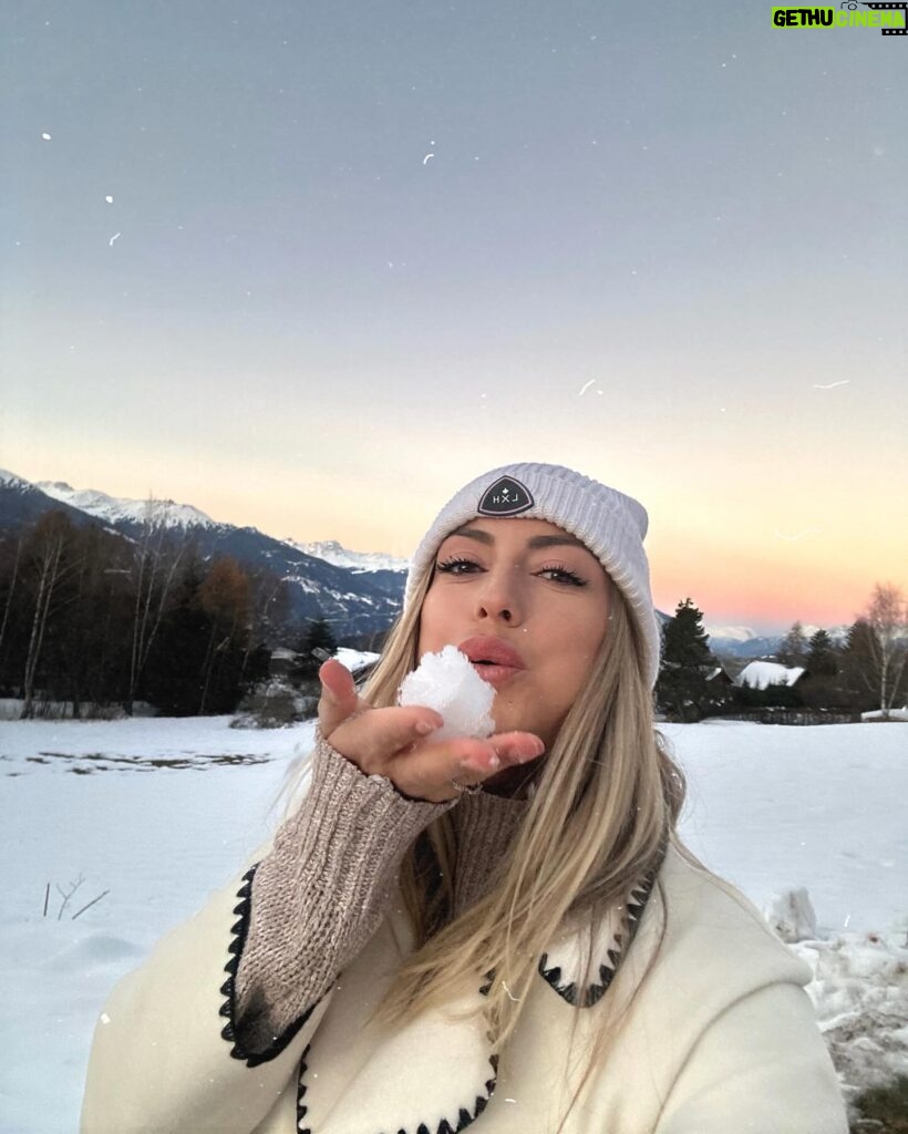 Elsa Dasc Instagram - Fêter Noël à la neige >>>