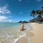 Elsa Dasc Instagram - Vivre à l’étranger c’est parfois des incertitudes, la nostalgie de ses proches et parfois tu te sens perdue. Mais avec du recul, cette expérience se révèle être la plus enrichissante. C’est une aventure où l’on abandonne tout pour se retrouver, recommencer à zéro, et construire son propre havre de paix. L’Ile Maurice mon petit bout de paradis, je suis comblée d’avoir choisi cet endroit pour voir grandir le futur grand amour de ma vie 🤍