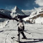 Elsa Dasc Instagram – Nos dernières vacances à 2 avant un petit moment ☃️Une BabyMoon enneigée, il est temps de retrouver la famille pour fêter Noël..🎅🏼 #zermatt 🇨🇭🏔️
