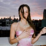 Elsie Hewitt Instagram – cotton candy land 🐷
@scarlettgasque #scarlettgasque