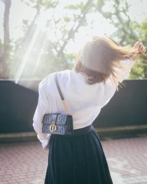 Elva Ni Chen-Xi Instagram - Feeling refreshed in Dior denim Oblique 🩵
@dior #diorfall24
