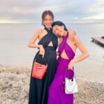 Elva Ni Chen-Xi Instagram – What a night it was, surrounded by beautiful ladies in elegant dresses and comfortable sandals, along with good music, and delicious food, we all are having a splendid time 🙌

@Longchamp
#LongchampStTropez 
#LongchampSS24
#LongchampHK
